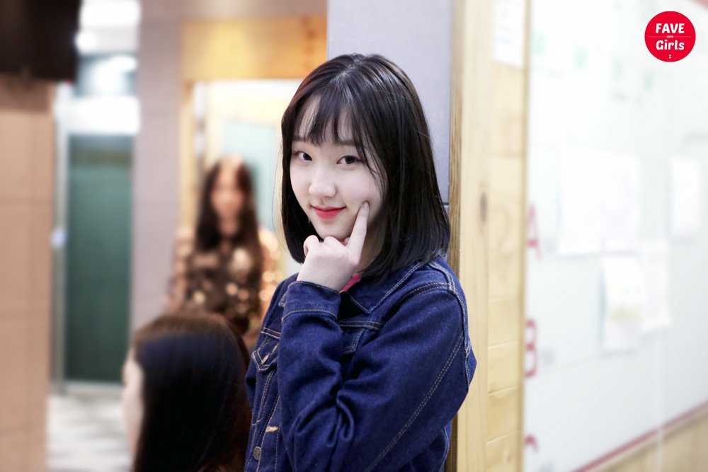 A thread of Weeekly pre-debut photos;LOEN Girls ★ FAVE Girls ★ PLAYM GirlsNote: None of the pictures were edited/cropped so this thread may contain former trainees and former mixnine contestants  #Weeekly  #위클리  @_Weeekly