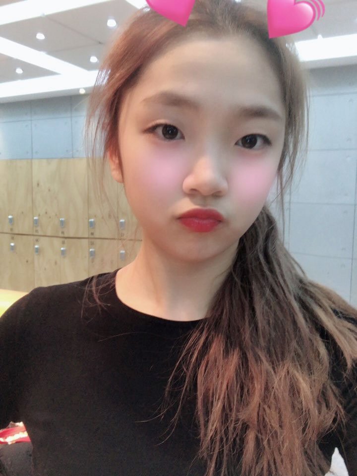 A thread of Weeekly pre-debut photos;LOEN Girls ★ FAVE Girls ★ PLAYM GirlsNote: None of the pictures were edited/cropped so this thread may contain former trainees and former mixnine contestants  #Weeekly  #위클리  @_Weeekly