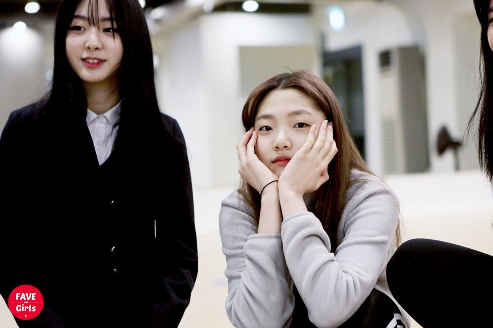 A thread of Weeekly pre-debut photos;LOEN Girls ★ FAVE Girls ★ PLAYM GirlsNote: None of the pictures were edited/cropped so this thread may contain former trainees and former mixnine contestants  #Weeekly  #위클리  @_Weeekly