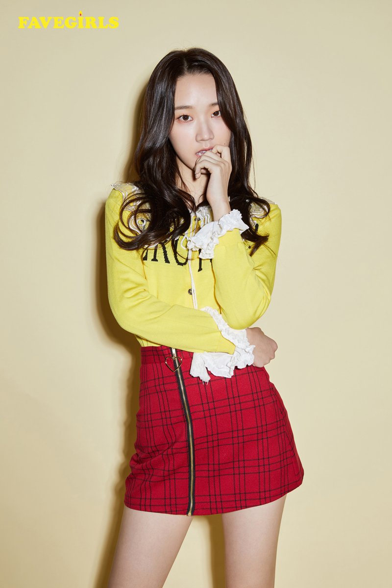 A thread of Weeekly pre-debut photos;LOEN Girls ★ FAVE Girls ★ PLAYM GirlsNote: None of the pictures were edited/cropped so this thread may contain former trainees and former mixnine contestants  #Weeekly  #위클리  @_Weeekly