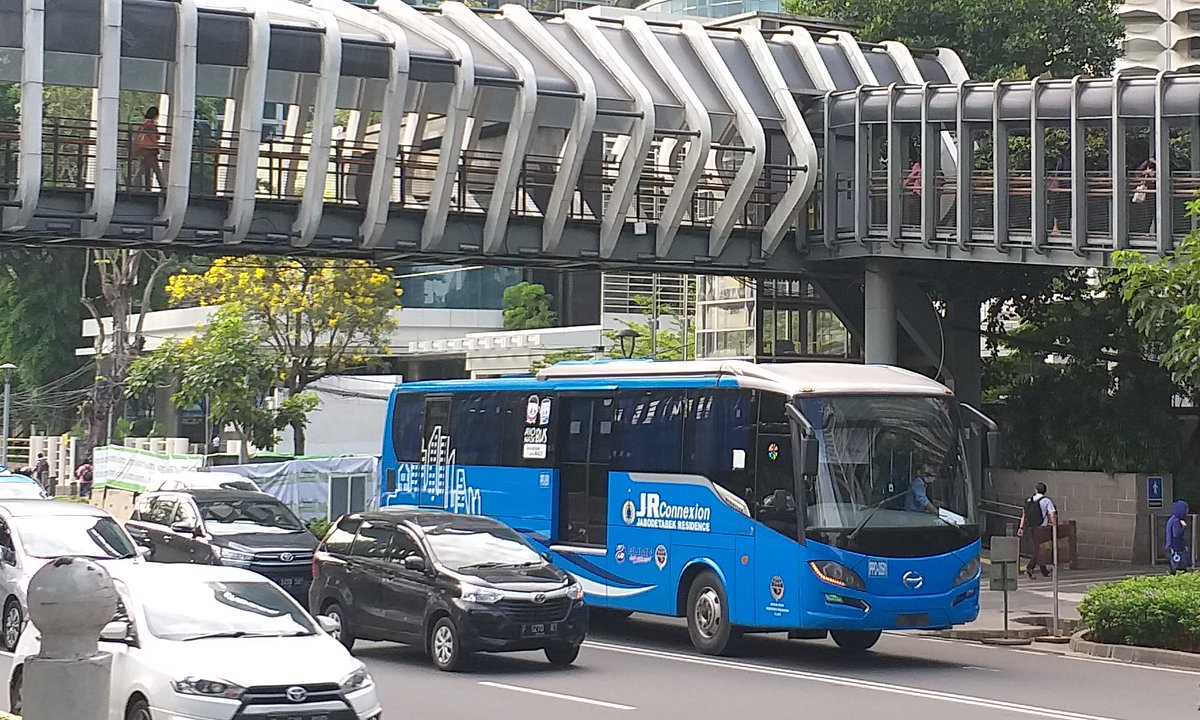 Dewasa itu tdk hrs ditentukan oleh umur  ,  tetapi dilihat dari bagaimana menyikapi masalah &amp; menyelesaikan  masalah di dalam hidupnya.
@perumppdID  <a href="/PT_Transjakarta/">Transportasi Jakarta</a>  <a href="/LaksanaBus/">Laksana Bus</a>  <a href="/SukaFotoBis/">ceritadijalan.co</a>  <a href="/hinoID/">Hino Indonesia</a>  <a href="/inspirasipagi/">Inspirasi Pagi</a>  <a href="/Discovery/">Discovery</a>  <a href="/BuswayFansC/">Busway Fans Club</a>  <a href="/FotoBusID/">Foto Bus Indonesia</a>