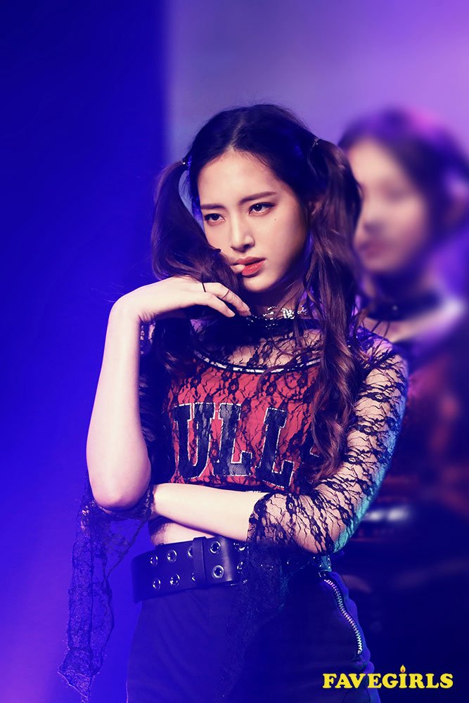 A thread of Weeekly pre-debut photos;LOEN Girls ★ FAVE Girls ★ PLAYM GirlsNote: None of the pictures were edited/cropped so this thread may contain former trainees and former mixnine contestants  #Weeekly  #위클리  @_Weeekly