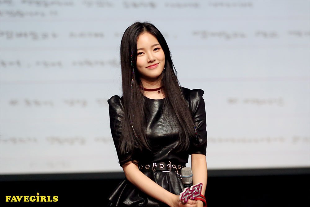 A thread of Weeekly pre-debut photos;LOEN Girls ★ FAVE Girls ★ PLAYM GirlsNote: None of the pictures were edited/cropped so this thread may contain former trainees and former mixnine contestants  #Weeekly  #위클리  @_Weeekly