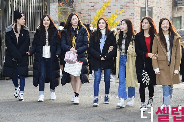 A thread of Weeekly pre-debut photos;LOEN Girls ★ FAVE Girls ★ PLAYM GirlsNote: None of the pictures were edited/cropped so this thread may contain former trainees and former mixnine contestants  #Weeekly  #위클리  @_Weeekly