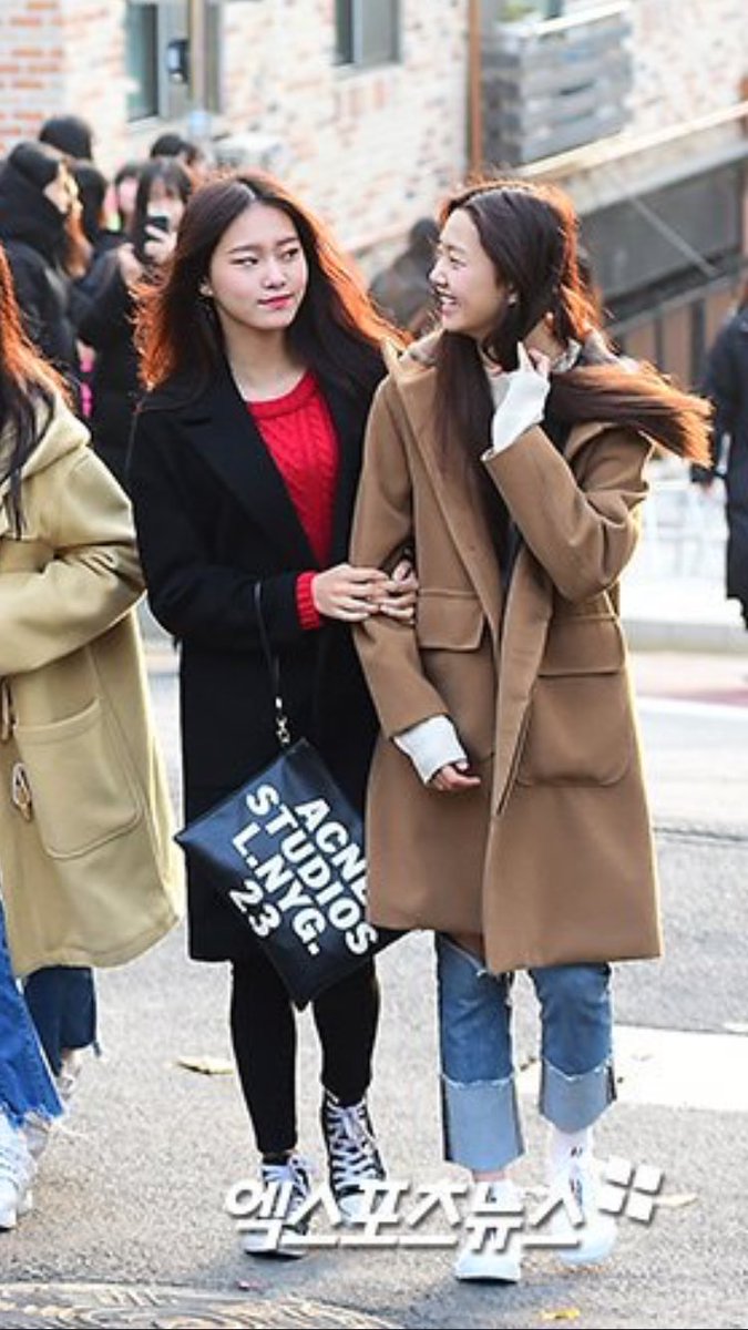 A thread of Weeekly pre-debut photos;LOEN Girls ★ FAVE Girls ★ PLAYM GirlsNote: None of the pictures were edited/cropped so this thread may contain former trainees and former mixnine contestants  #Weeekly  #위클리  @_Weeekly