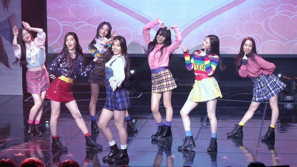 A thread of Weeekly pre-debut photos;LOEN Girls ★ FAVE Girls ★ PLAYM GirlsNote: None of the pictures were edited/cropped so this thread may contain former trainees and former mixnine contestants  #Weeekly  #위클리  @_Weeekly