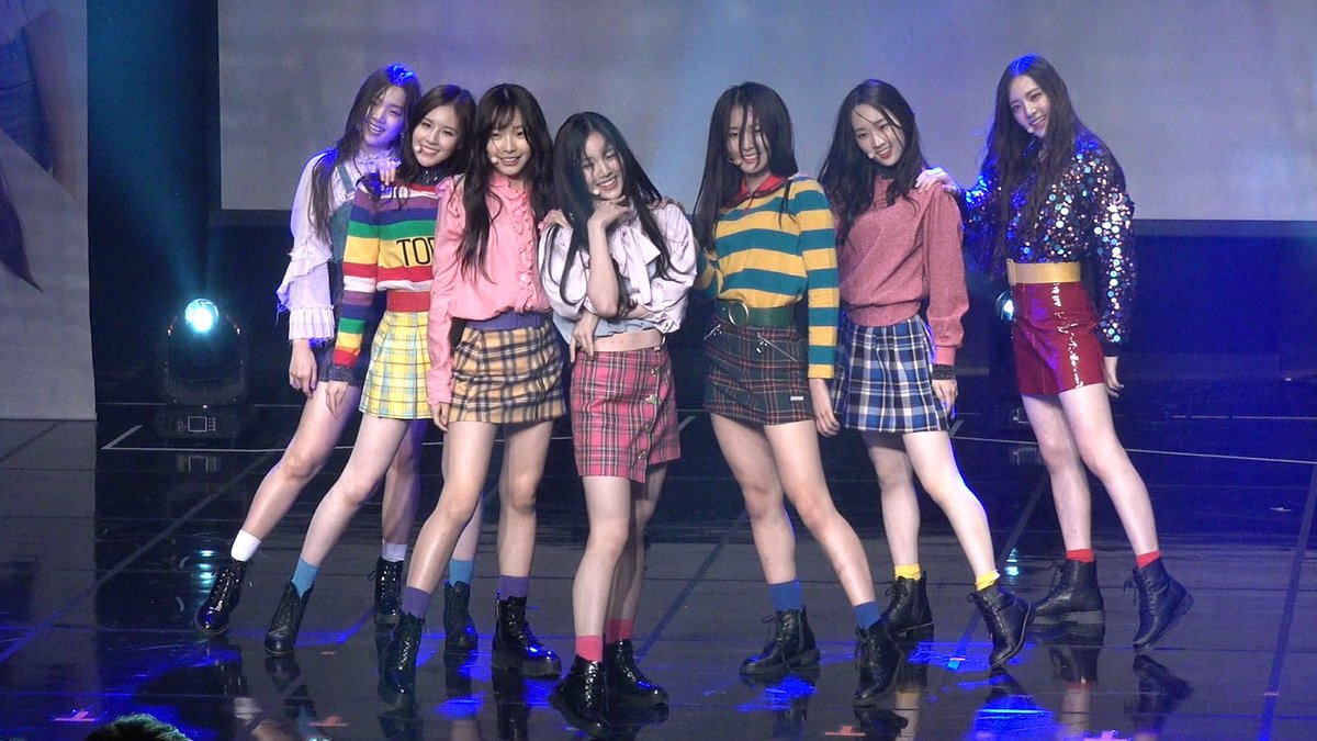 A thread of Weeekly pre-debut photos;LOEN Girls ★ FAVE Girls ★ PLAYM GirlsNote: None of the pictures were edited/cropped so this thread may contain former trainees and former mixnine contestants  #Weeekly  #위클리  @_Weeekly