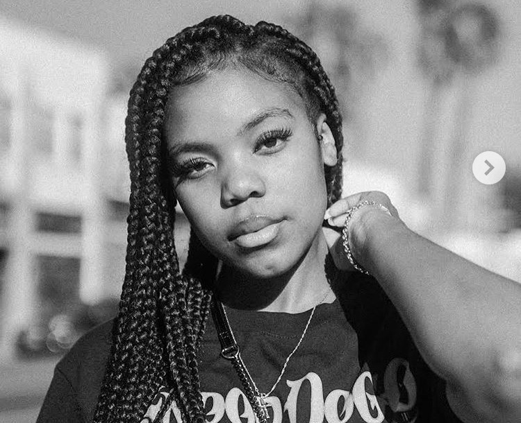 pidow3's tweet image. But as for US you’re the ONE in our Hearts, your TIME will come and until the end WE will Always be by your SIDE♥️💐🙏🏾 @elaineofficial_ 
#Elaine 
#SAMA26