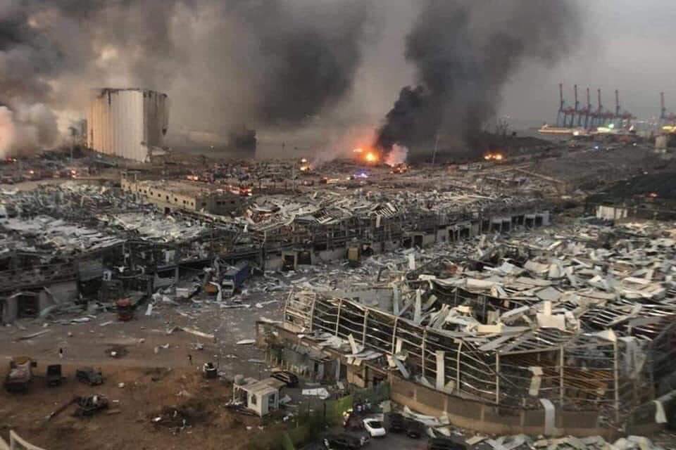 In  #Fairuz’s words:“My city has extinguished its lantern,closed its door, becoming alone at night,alone with the night...”A compilation of photos of the aftermath, from today’s explosion. #LebanonExplosion  #BeirutBlast  #PrayForLebanon