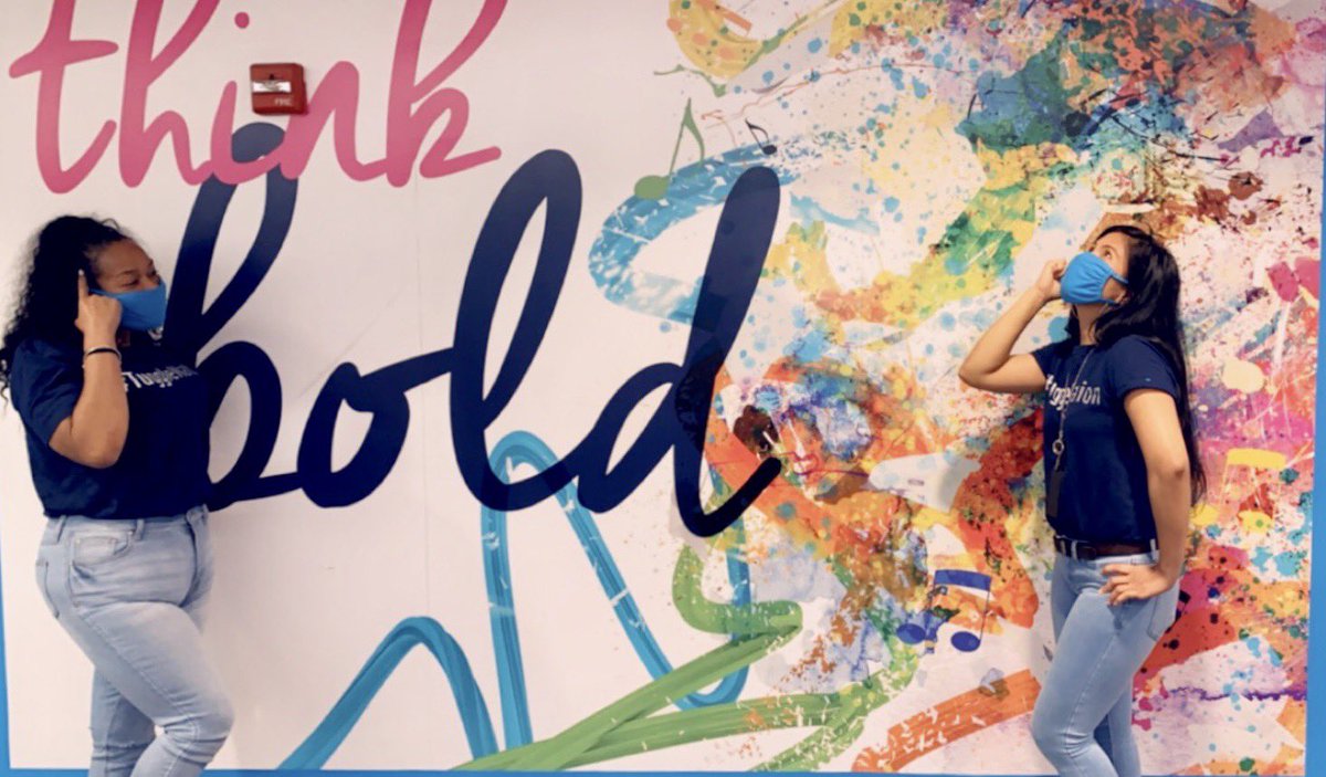 Silly Twinning Tuesday with <a href="/kaseylee1227/">Kasey Lee</a> 😁 <a href="/Memphis_CC/">Mighty Memphis</a> #TuggleNation #LifeAtATT #ProudATTEmployee #ThinkBold 😁