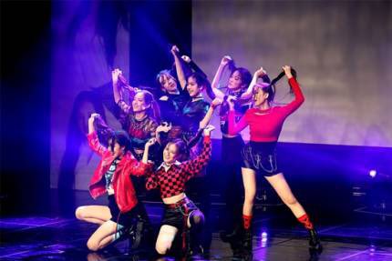 A thread of Weeekly pre-debut photos;LOEN Girls ★ FAVE Girls ★ PLAYM GirlsNote: None of the pictures were edited/cropped so this thread may contain former trainees and former mixnine contestants  #Weeekly  #위클리  @_Weeekly