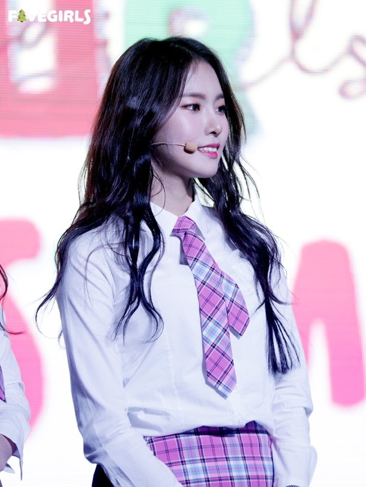 A thread of Weeekly pre-debut photos;LOEN Girls ★ FAVE Girls ★ PLAYM GirlsNote: None of the pictures were edited/cropped so this thread may contain former trainees and former mixnine contestants  #Weeekly  #위클리  @_Weeekly