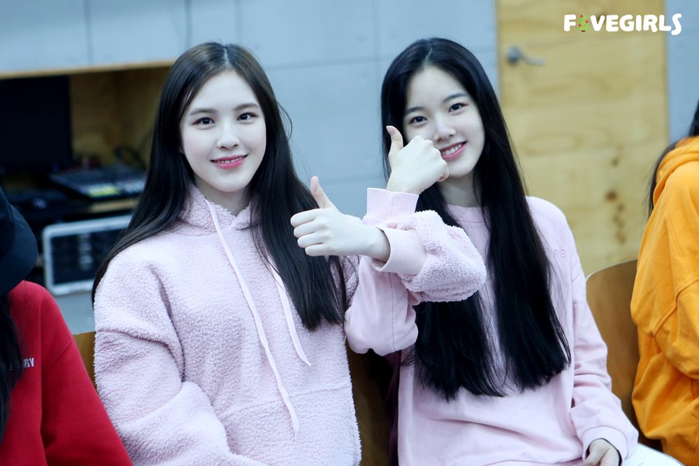 A thread of Weeekly pre-debut photos;LOEN Girls ★ FAVE Girls ★ PLAYM GirlsNote: None of the pictures were edited/cropped so this thread may contain former trainees and former mixnine contestants  #Weeekly  #위클리  @_Weeekly