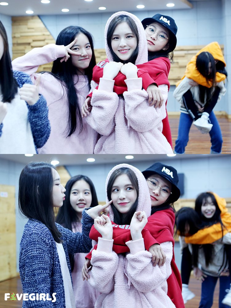 A thread of Weeekly pre-debut photos;LOEN Girls ★ FAVE Girls ★ PLAYM GirlsNote: None of the pictures were edited/cropped so this thread may contain former trainees and former mixnine contestants  #Weeekly  #위클리  @_Weeekly