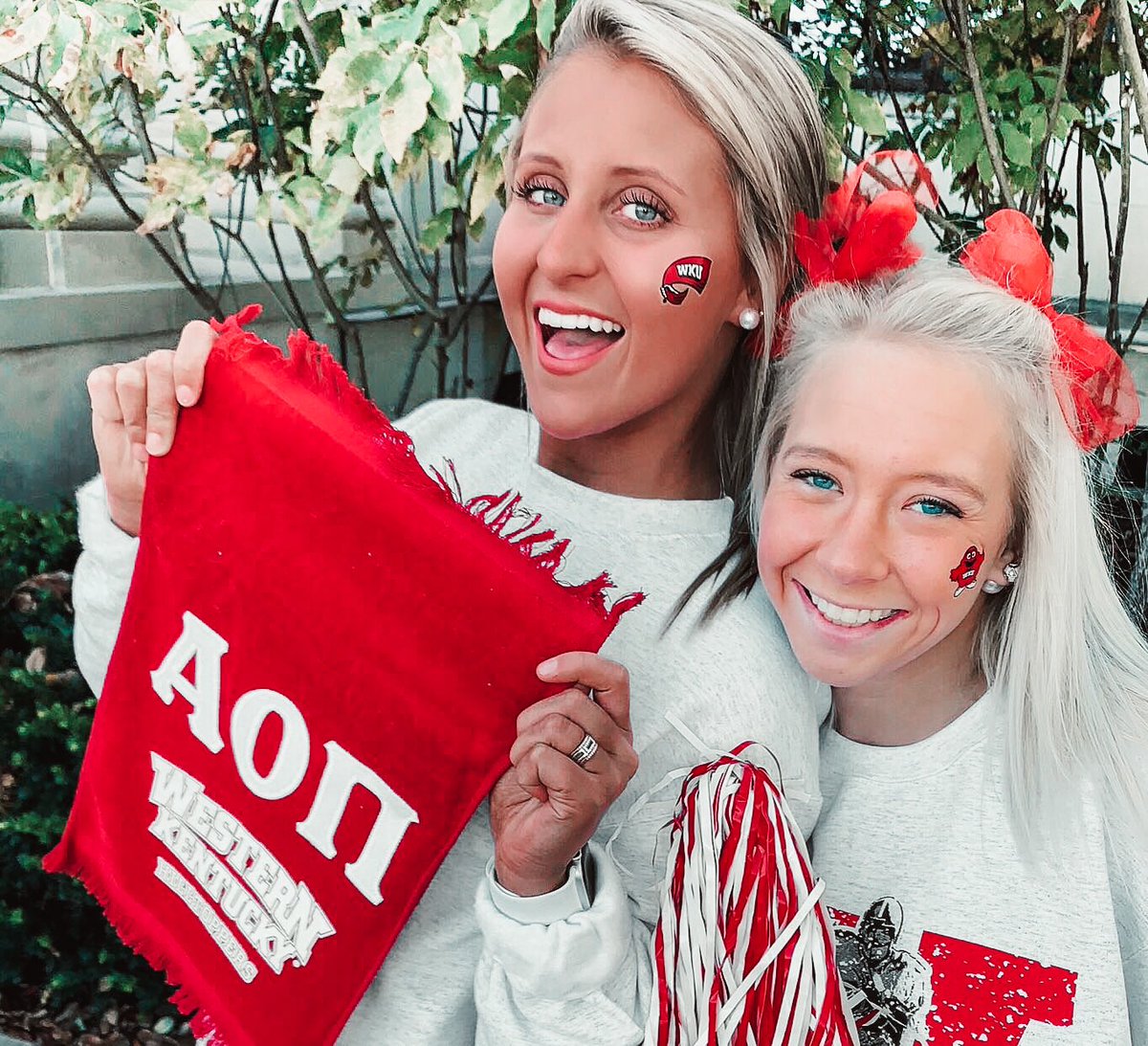 Alpha Omicron Pi tweet media