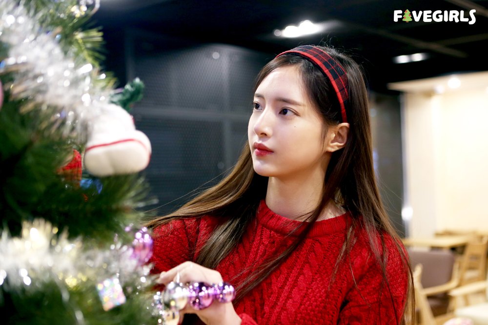 A thread of Weeekly pre-debut photos;LOEN Girls ★ FAVE Girls ★ PLAYM GirlsNote: None of the pictures were edited/cropped so this thread may contain former trainees and former mixnine contestants  #Weeekly  #위클리  @_Weeekly