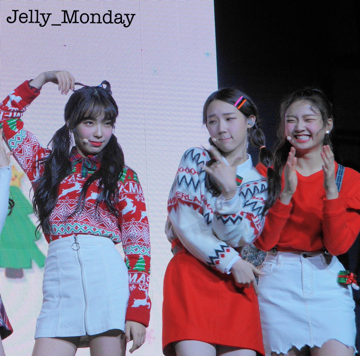 A thread of Weeekly pre-debut photos;LOEN Girls ★ FAVE Girls ★ PLAYM GirlsNote: None of the pictures were edited/cropped so this thread may contain former trainees and former mixnine contestants  #Weeekly  #위클리  @_Weeekly