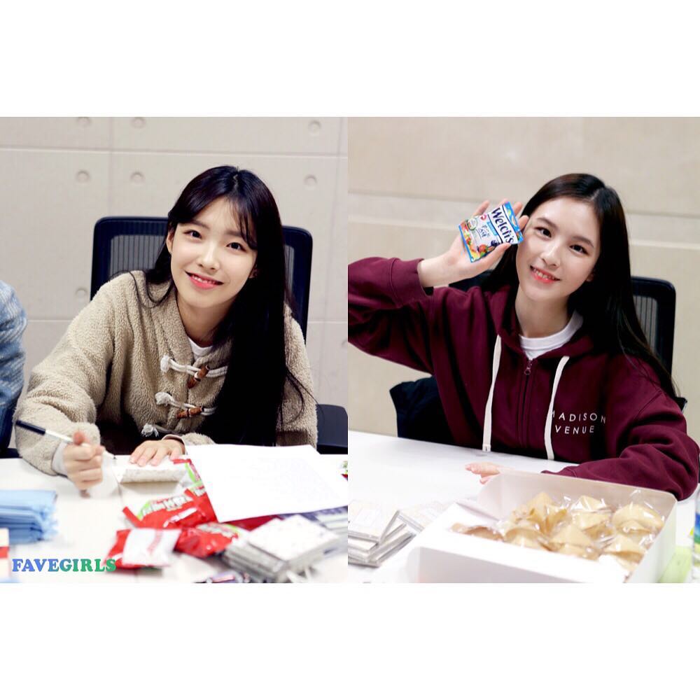 A thread of Weeekly pre-debut photos;LOEN Girls ★ FAVE Girls ★ PLAYM GirlsNote: None of the pictures were edited/cropped so this thread may contain former trainees and former mixnine contestants  #Weeekly  #위클리  @_Weeekly