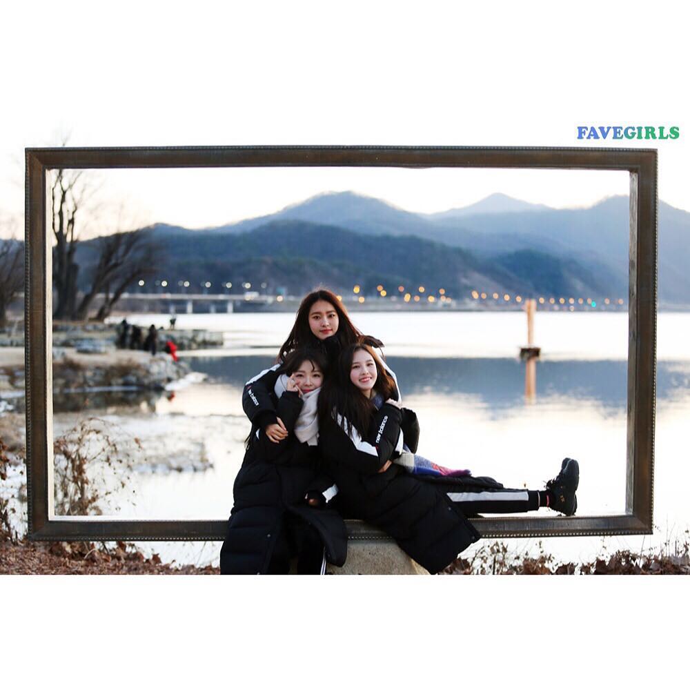 A thread of Weeekly pre-debut photos;LOEN Girls ★ FAVE Girls ★ PLAYM GirlsNote: None of the pictures were edited/cropped so this thread may contain former trainees and former mixnine contestants  #Weeekly  #위클리  @_Weeekly