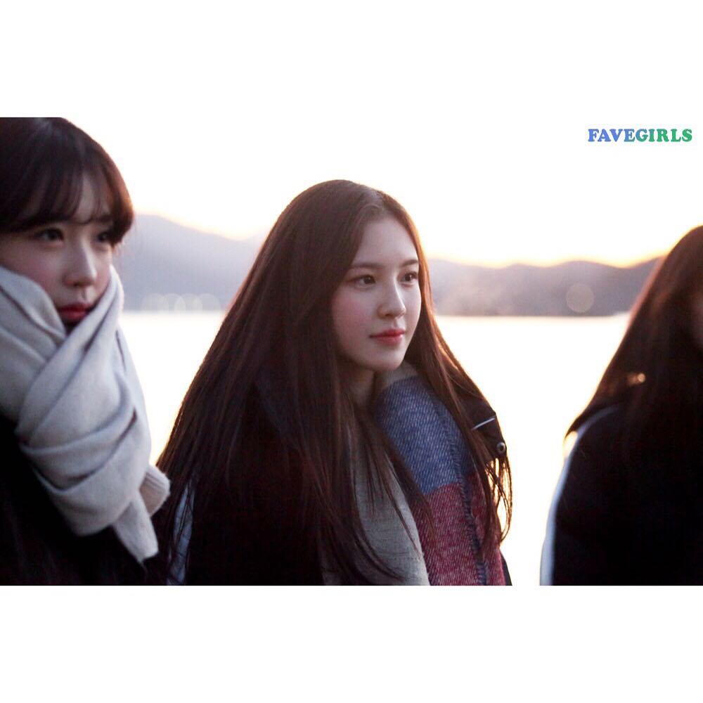 A thread of Weeekly pre-debut photos;LOEN Girls ★ FAVE Girls ★ PLAYM GirlsNote: None of the pictures were edited/cropped so this thread may contain former trainees and former mixnine contestants  #Weeekly  #위클리  @_Weeekly