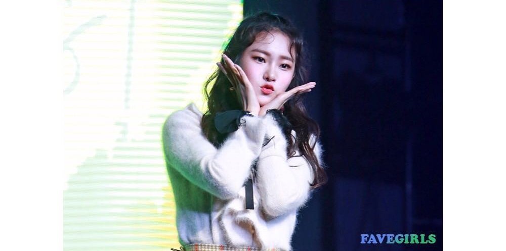 A thread of Weeekly pre-debut photos;LOEN Girls ★ FAVE Girls ★ PLAYM GirlsNote: None of the pictures were edited/cropped so this thread may contain former trainees and former mixnine contestants  #Weeekly  #위클리  @_Weeekly