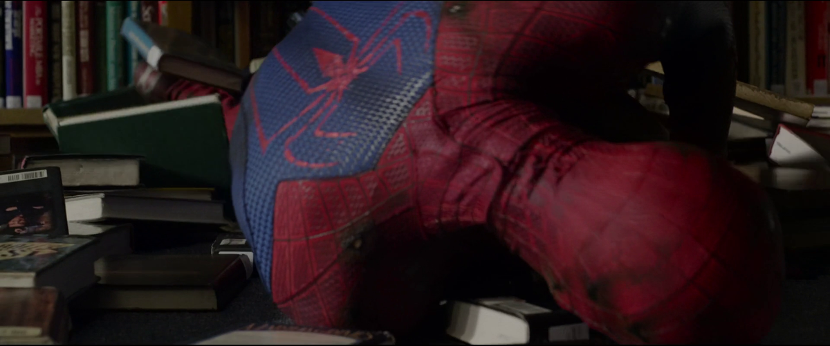 It's cool to see how this suit is a little bit ruined after a while he has worn it for some time. It's also cool to see the part where the collar is detached from the mask.