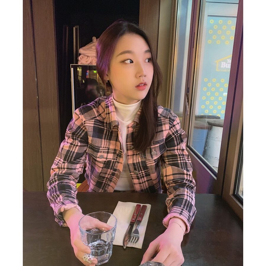 A thread of Weeekly pre-debut photos;LOEN Girls ★ FAVE Girls ★ PLAYM GirlsNote: None of the pictures were edited/cropped so this thread may contain former trainees and former mixnine contestants  #Weeekly  #위클리  @_Weeekly