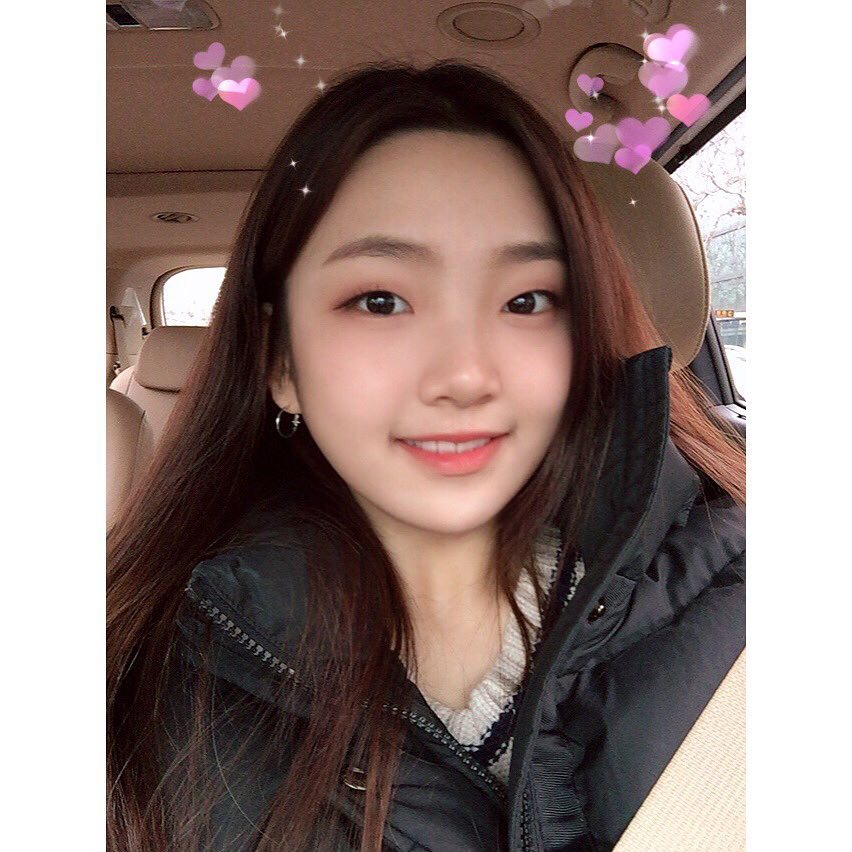 A thread of Weeekly pre-debut photos;LOEN Girls ★ FAVE Girls ★ PLAYM GirlsNote: None of the pictures were edited/cropped so this thread may contain former trainees and former mixnine contestants  #Weeekly  #위클리  @_Weeekly