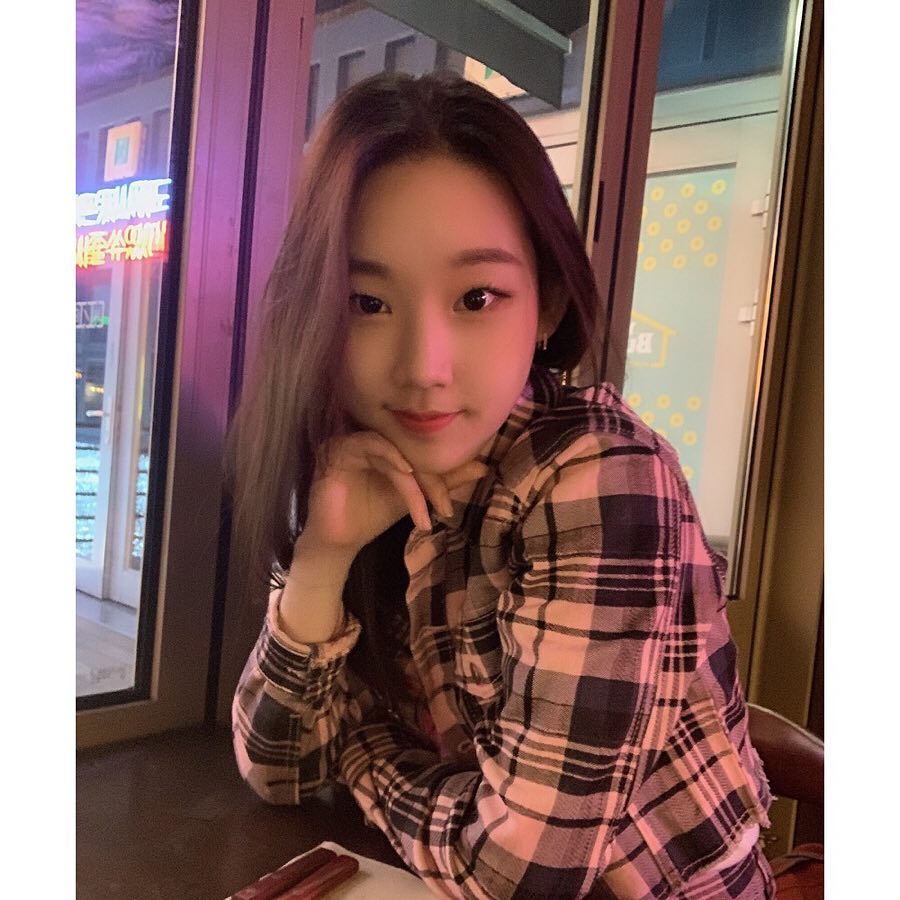 A thread of Weeekly pre-debut photos;LOEN Girls ★ FAVE Girls ★ PLAYM GirlsNote: None of the pictures were edited/cropped so this thread may contain former trainees and former mixnine contestants  #Weeekly  #위클리  @_Weeekly