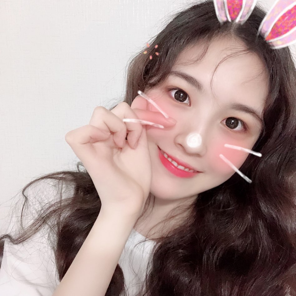 A thread of Weeekly pre-debut photos;LOEN Girls ★ FAVE Girls ★ PLAYM GirlsNote: None of the pictures were edited/cropped so this thread may contain former trainees and former mixnine contestants  #Weeekly  #위클리  @_Weeekly