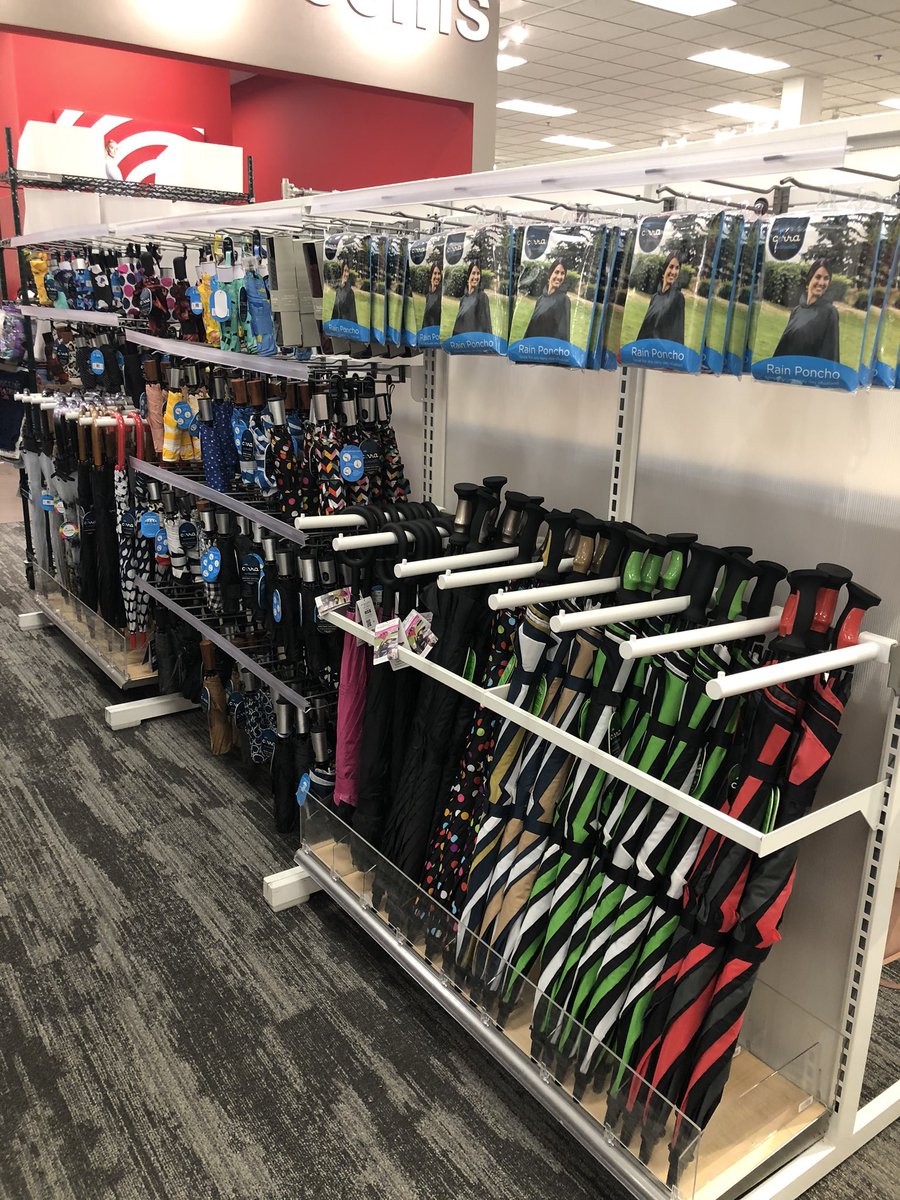 “I’ve always thought of accessories as the exclamation point of a woman’s outfit.” 👜🎒✨
-Michael Kors  
#t1191 #merchandising #handbags #targetstyle