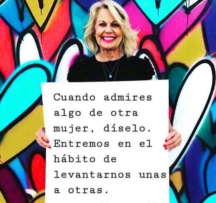 BelaLile's tweet photo. Sería genial si compartiéramos éxitos y logros de otras mujeres, que nos elogiáramos sin hipocresía y sin temor a parecer aduladoras, cuando aprendamos a hacer propios los triunfos de otras mujeres, ese momento avanzaremos... #SinEnvidia https://t.co/6edmKfNwvq