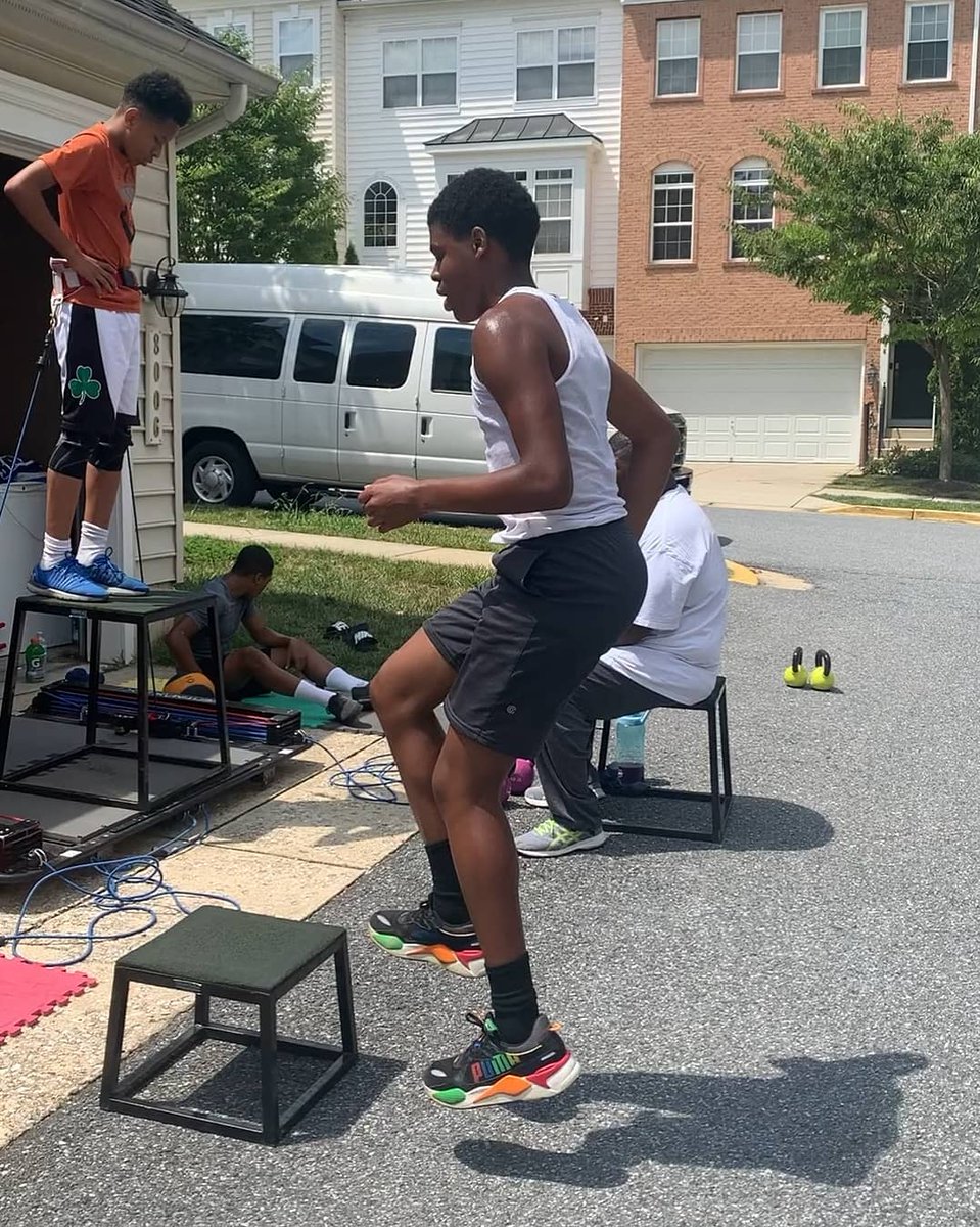 CharlesCtyElite's tweet photo. Eric worked hard & is getting stronger and stronger!!
#EricWedge
#YouthBaller🏀
#CharlesCountyEliteProduct💙💛 https://t.co/cDAm01Immn