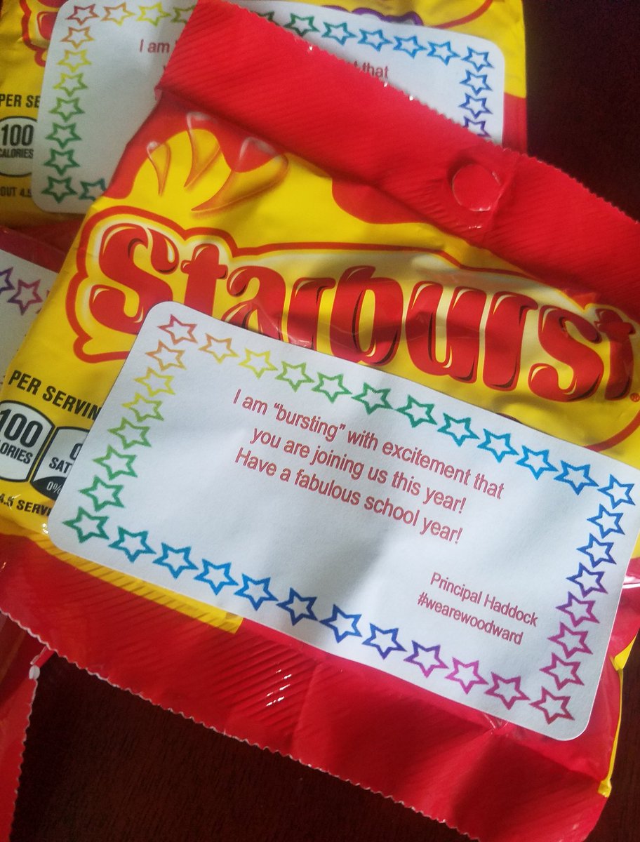 PrincipalDrH's tweet image. We love newbies in our Wildcat Nation! They get the extra principal perks 😜#welcomehome #pawapproved 🐾#ilovedcsd