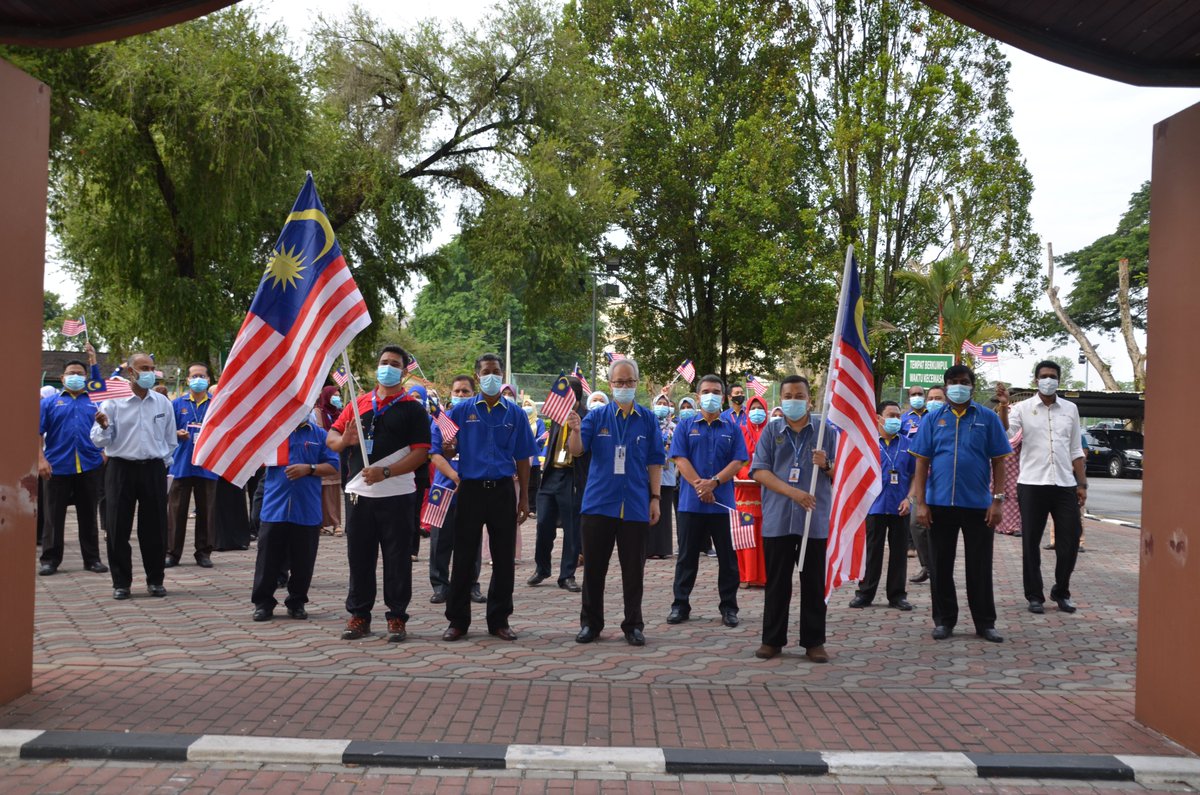 Majlis Pelancaran Kempen Kibar Jalur Gemilang Sempena Hari Kebangsaan Tahun 2020 Peringkat Jabatan Kerja Raya Negeri Perak telah diadakan di JKR Perak pada hari ini. Majlis ini telah dirasmikan oleh Pengarah Kerja Raya Negeri Perak <a href="/Roslan_AGhani/">Roslan Abd Ghani</a>