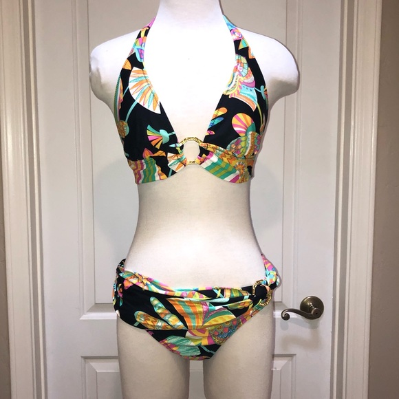 BethMGoldstein's tweet photo. So good I had to share! Check out all the items I'm loving on @Poshmarkapp from @Kat6923805076 #poshmark #fashion #style #shopmycloset #betseyjohnson #trinaturk #yellowbox: https://t.co/Z1TJo4ddIz https://t.co/CyHdyExdec