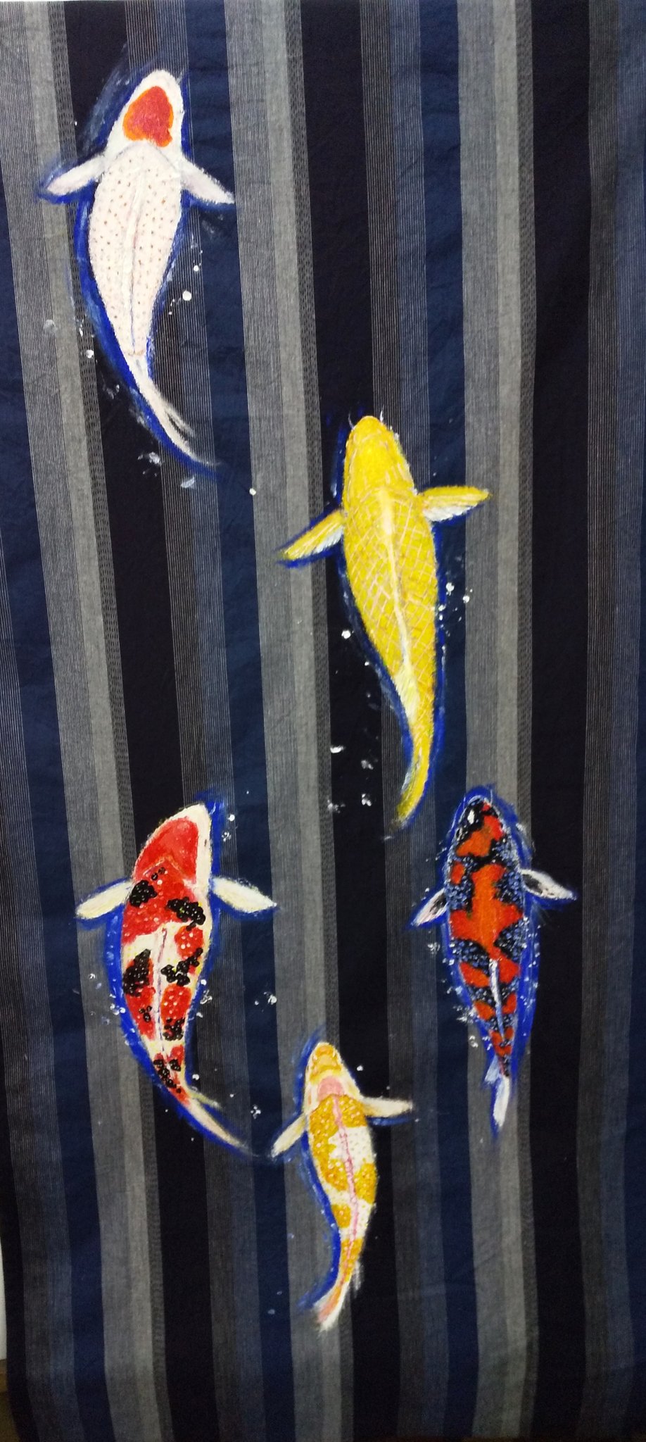 ねこい 11月16日亀田イオンカルチャースクールで水彩色鉛筆塗り絵教室をします 本日のイラスト あっついですね 気持ちだけでも涼しくなる様に地元織物を泳ぐ錦鯉を っ W っ 新潟 錦鯉 イラスト アクリル絵の具 亀田縞 T Co 8asgpc5krx