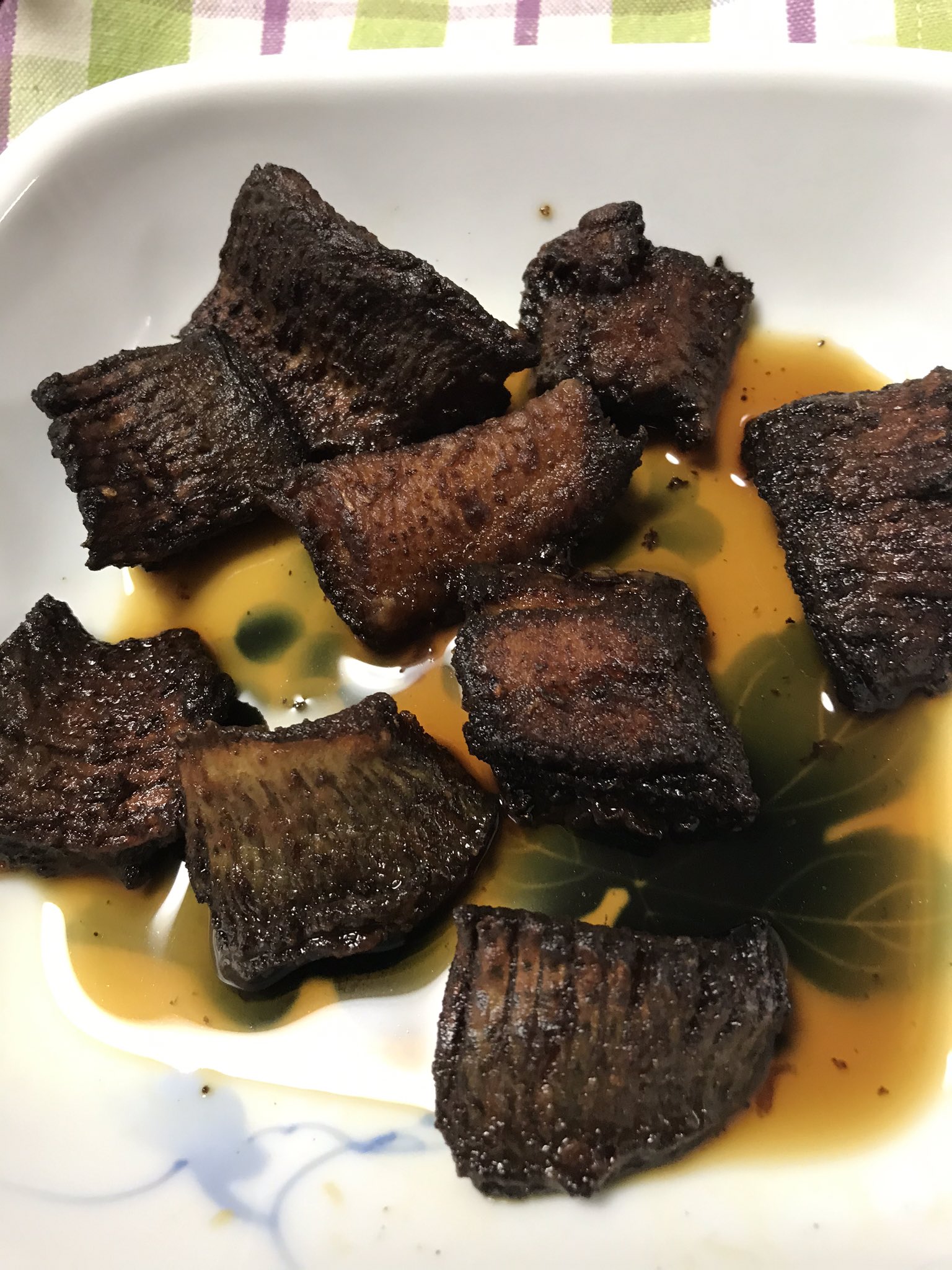パピオ コノシロですが 唐揚げにしました ちょっと 揚げ 過ぎてますが そのままでも 醤油 みりん 白ワイン 料理酒なかったので 醤油につけて 揚げたので骨も気にならず美味しいです ポン酢で食べると また 美味しい 若洲海浜公園 コノシロ唐