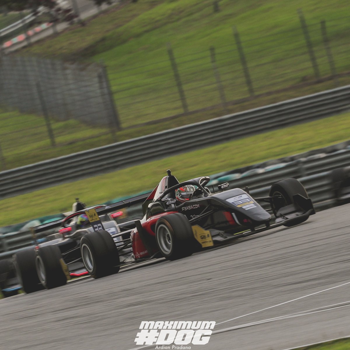 ardian_ace's tweet photo. ada kangennya juga motret single seater~
#F3Asia
#MaximumDog https://t.co/GclbbxUy4E