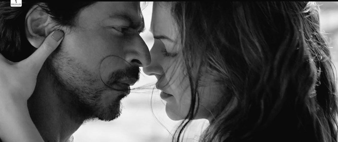 bishnoiaji's tweet photo. “Ab toh dekh hi lete hain…“one of SRK's favourite lines from JHMS…
#3YearsOfJHMS @iamsrk https://t.co/H08KBTchiD