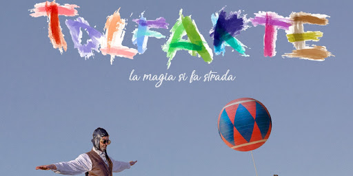 <a href="/fioregherardi/">Fiorenza Gherardi De Candei</a> Peppe Voltarelli, Edoardo Pesce, Lorenzo Kruger (NoBraino), Mr Divynetz, Andrea Rivera, The Reggae Circus di Adriano Bono e l’acrobatica aerea di eVenti Verticali a 30 metri di altezza. Obbligatoria la prenotazione online .. musicalnews.com/2020/08/04/tol…