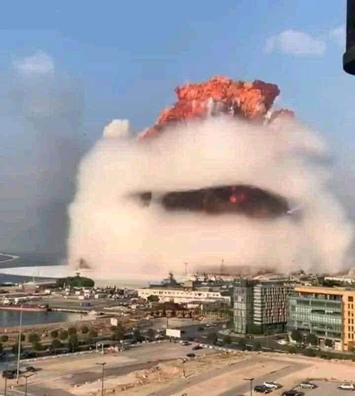 mnprkkim_tae's tweet photo. ARMYs strictly prohibit the use of explosive signals in twt The reason is that Lebanon is experiencing a major explosion.If we use emoji or the words dynamite it's like we are disrespecting or laughing at other countrieshopefully the army will help spread the word #PrayForLebanon https://t.co/6h5COLMYqO