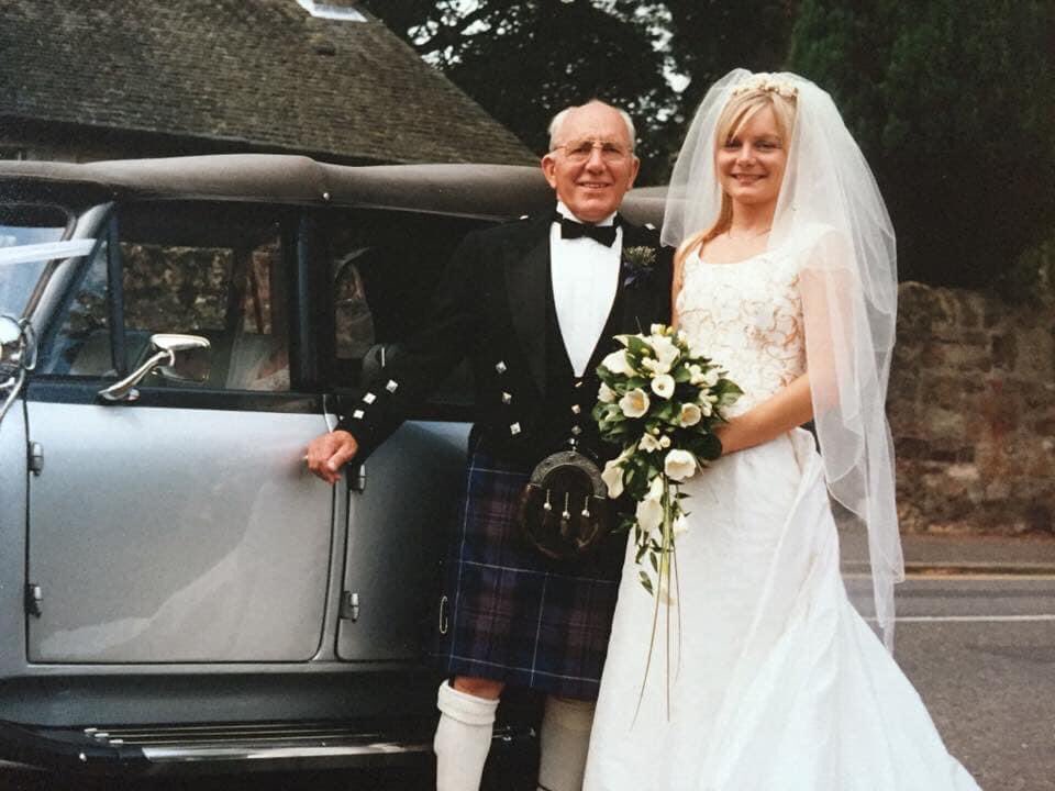 bradybunchx4's tweet photo. ❤️❤️ 18 years married today ❤️❤️ https://t.co/fHQu5boZoO