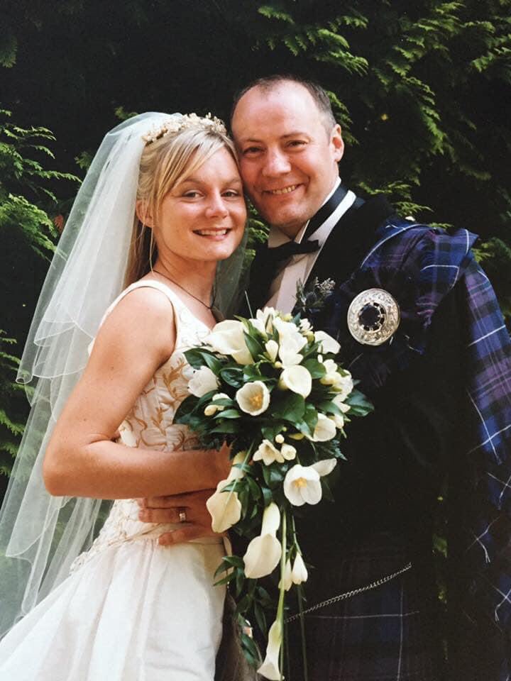 bradybunchx4's tweet photo. ❤️❤️ 18 years married today ❤️❤️ https://t.co/fHQu5boZoO