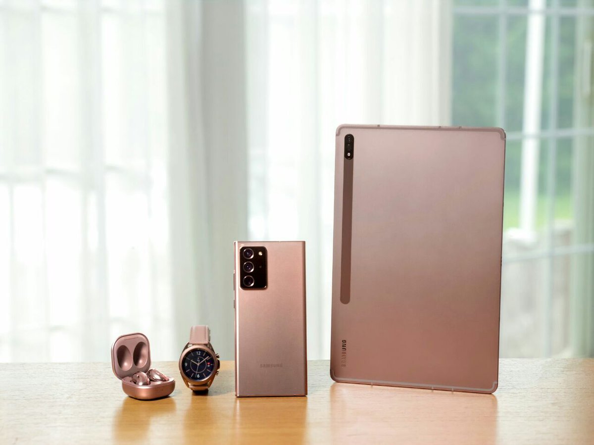 techscico's tweet photo. Renders of products launching today in #SamsungEvent

- #SamsungGalaxyNote20Ultra
- #SamsungGalaxyNote20
- #SamsungGalaxyWatch3
- #SamsungGalaxyTabS7
- #SamsungGalaxyBudsLive

Source - Evan Blass

#TechSciCo
#Samsung #SamsungGalaxy #Unpacked2020 #GalaxyUnpacked #GalaxyBeans https://t.co/5TGXF0u5rs