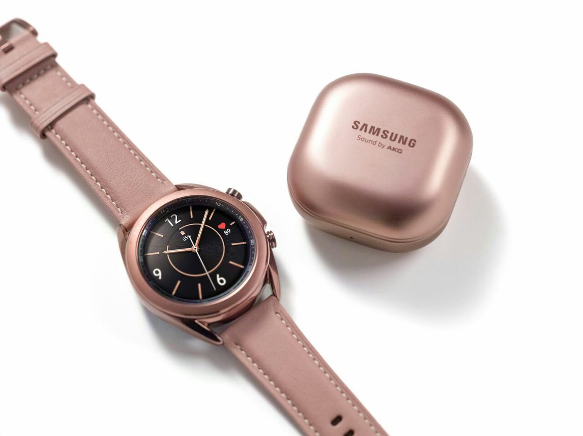 techscico's tweet photo. Renders of products launching today in #SamsungEvent

- #SamsungGalaxyNote20Ultra
- #SamsungGalaxyNote20
- #SamsungGalaxyWatch3
- #SamsungGalaxyTabS7
- #SamsungGalaxyBudsLive

Source - Evan Blass

#TechSciCo
#Samsung #SamsungGalaxy #Unpacked2020 #GalaxyUnpacked #GalaxyBeans https://t.co/5TGXF0u5rs