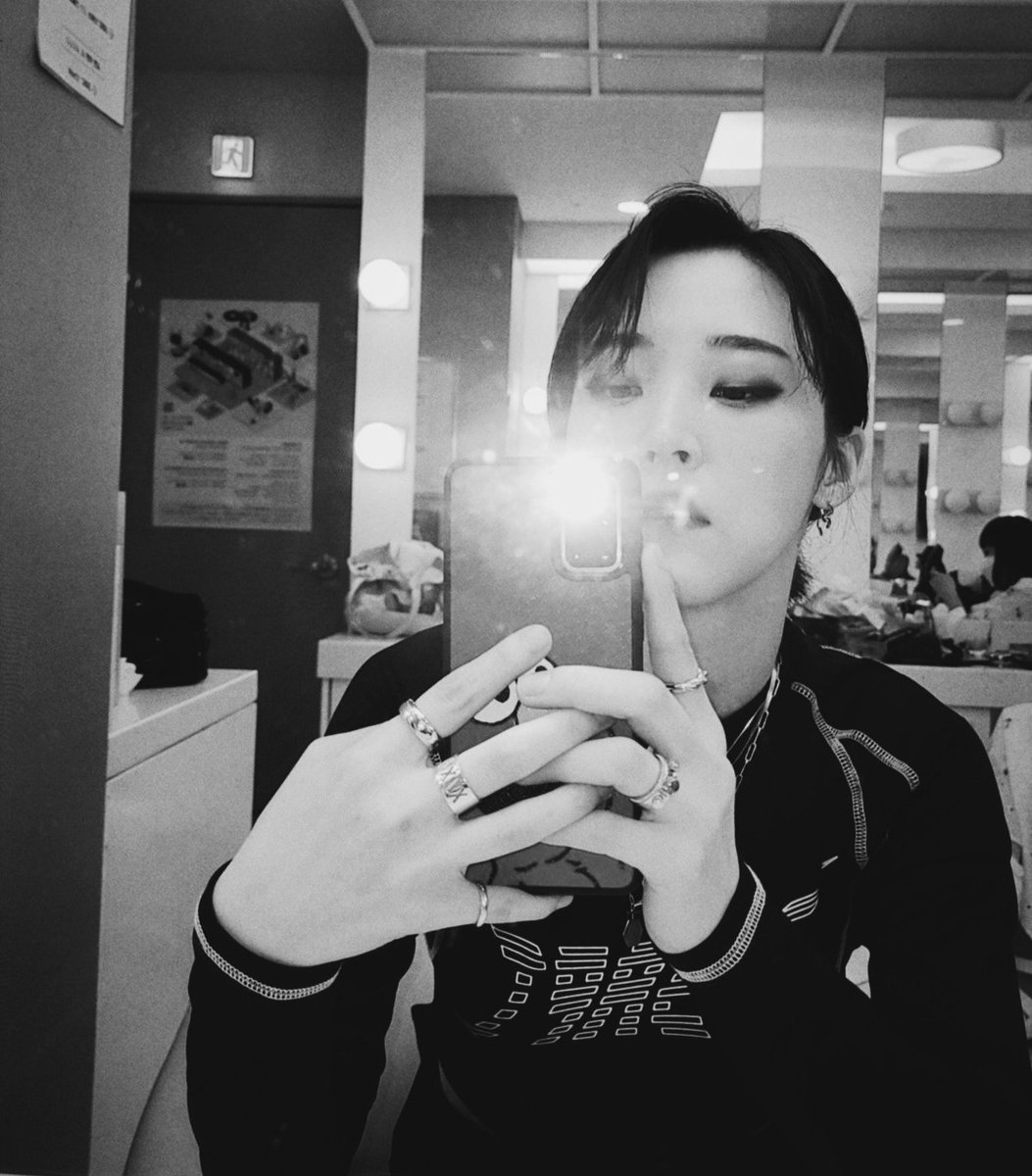 O92MB's tweet photo. ⠀
⠀⠀⠀⠀⠀⠀⠀⠀⠀⠀⠀⠀It’s ın vaın,
⠀⠀⠀⠀I speαk of regret ın α mırror αgαın. 
⠀⠀⠀⠀                 ⠀⠀      ─ 📸

⠀ https://t.co/CbYvsSWgBX