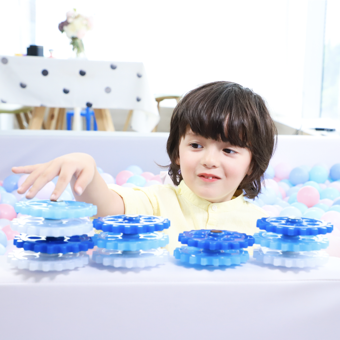 cogsgo's tweet image. ☁️☁️ The Air Series Cogs &apos;n Cogs are a perfect harmony, matching from texture to color tone: a gentle touch from air and clouds drifting across the sky. Grab some blue at cogsgo.com
.
.
#Cogsgo #CogsnCogs #TheOriginals #Airseries ##playideas #steam #giftforkids