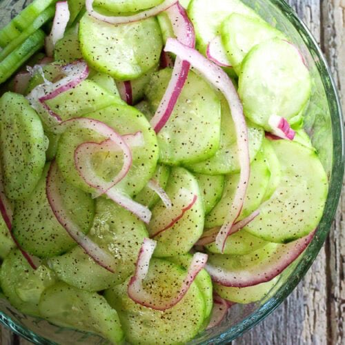 cucumber + balsamic vinegar salad35kcal-1/2 cucumber-1 tbsp balsamic vinegar -salt/peppertakes like 5 min to make and tastes SO GOOD u can also add any veggies you want ! i like adding onions or tomatoes