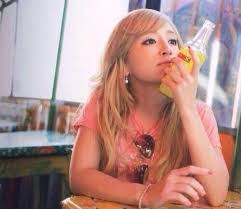 She announced she would not participate in major awards, as she thought she was given the same awards, and wanted to give other artists a chance. Still, her popularity never wavered for years. A novel was written about her, titled M Aisubeki Hito ga Ite, that became a TV series.